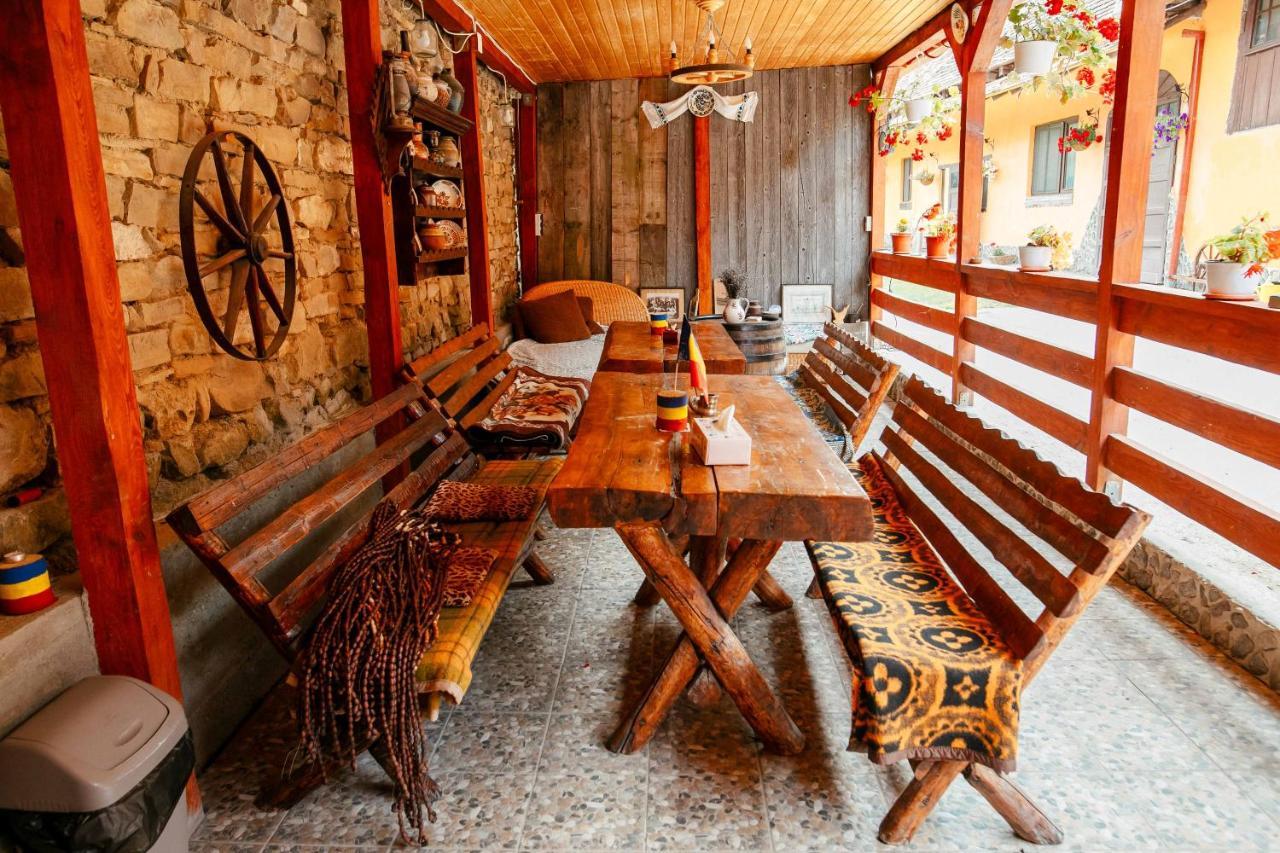 Gasthaus Casa Pe Valea Hartibaciului Barcut Exterior foto