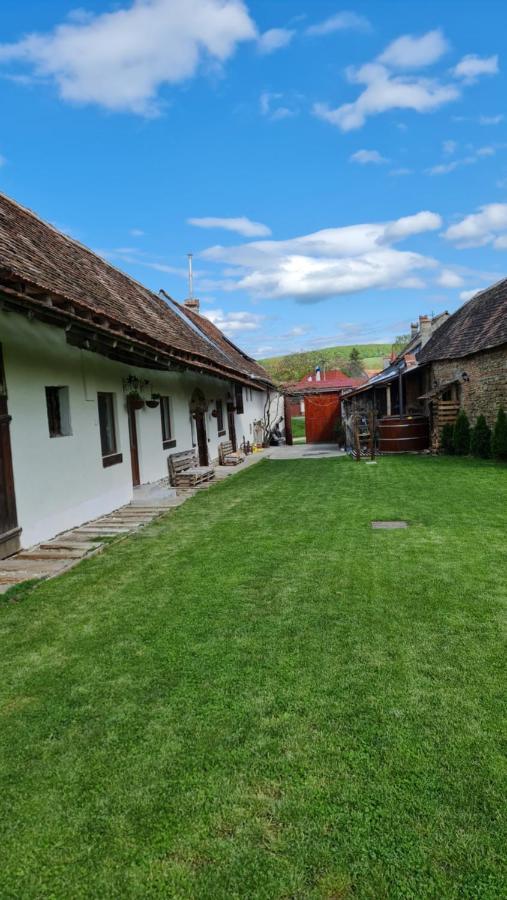 Gasthaus Casa Pe Valea Hartibaciului Barcut Exterior foto